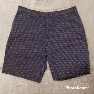 EUC Men’s Dockers Navy Shorts with Off-White Pattern Size 34